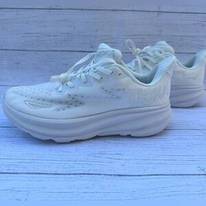 HOKA Clifton 9